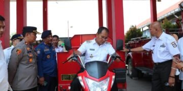 Hadirkan Damtor di Kecamatan, Wali Kota Makassar : Pertolongan Pertama Atasi Kebakaran - Utama