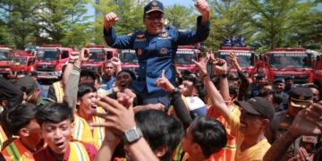 Alternatif Pertolongan Pertama Kebakaran, Danny Bagikan 53 Unit Damtor - Utama