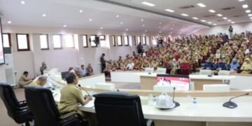 Wali Kota Danny Pimpin Rakor Persiapan HUT Makassar dan Program Longwis - Utama