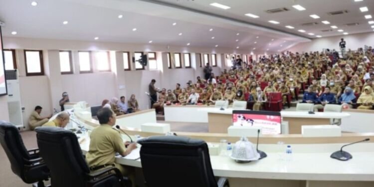 Wali Kota Danny Pimpin Rakor Persiapan HUT Makassar dan Program Longwis - Utama