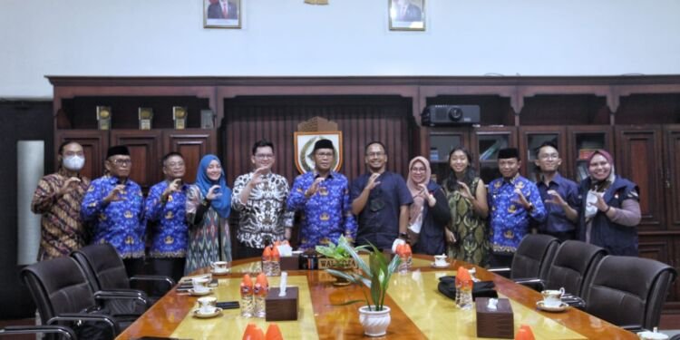 Wujudkan Masyarakat Sehat, Danny Dukung Program Celebes Green Project - Utama