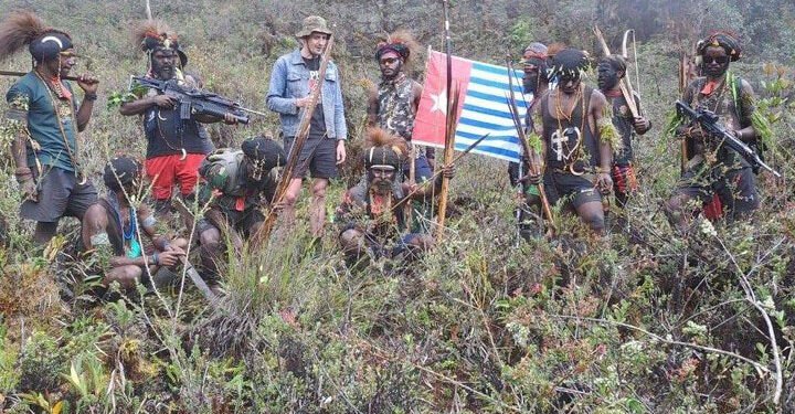 Foto Pilot Susi Air Philip Mehrtens Diedarkan KKB - Utama