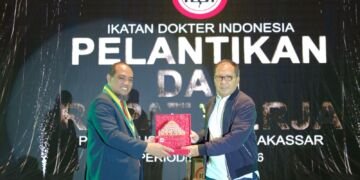 Danny Pomanto Hadiri Pelantikan Pengurus IDI Makassar, Sebut Program Makassar Recover Sukses Berkat Dukungan IDI - Utama