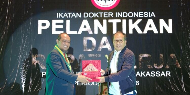 Danny Pomanto Hadiri Pelantikan Pengurus IDI Makassar, Sebut Program Makassar Recover Sukses Berkat Dukungan IDI