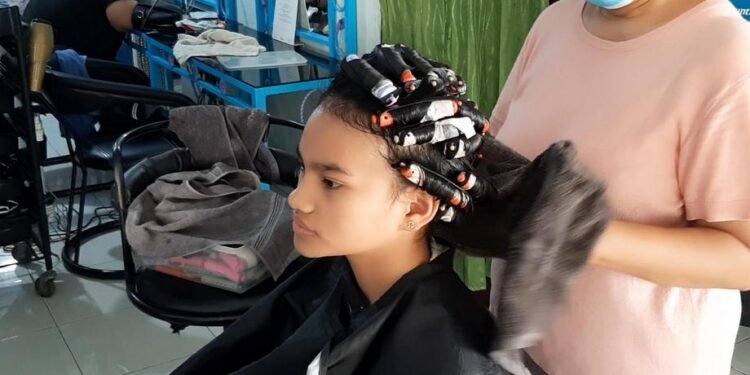 Cara Membuat Rambut Keriting Sempurna
