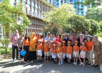 Bunda PAUD Kota Makassar Study Banding Bersama 32 Kepsek di Singapura