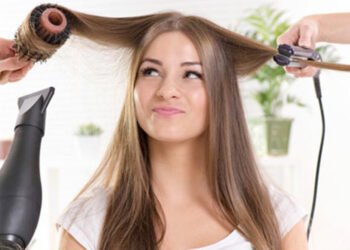 Rahasia Teknik Catok Rambut agar Lurus Natural dan Selembut Sutra