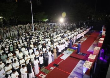 Antusias Masyarakat Ikuti Salat Subuh Berjemaah di Pekan Terakhir Ramadan 1444 Hijriah