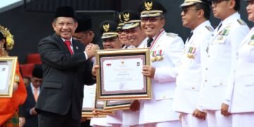 Makassar Masuk 10 Besar Penyelenggara Pemerintahan Terbaik - Utama Makassar Masuk 10 Besar Penyelenggara Pemerintahan Terbaik - Utama