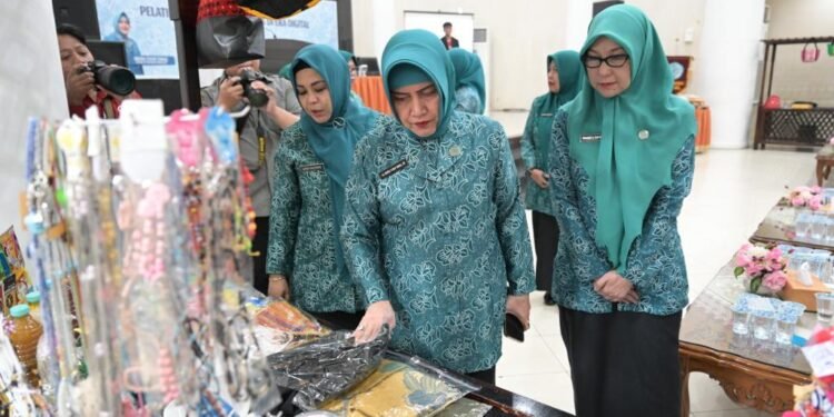 Ketua TP PKK Kota Makassar Dorong Pengusaha UMKM Jadi Eksportir - Utama