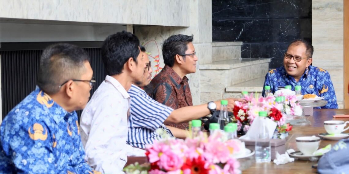 Danny Pomanto Ajak Pegawai Pemkot Makassar Sukseskan Pelantikan BPP dan Silaturahmi Nasional IKA UINAM