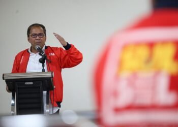 Lantik Pengurus IKA Unhas Selayar, Danny Pomanto Sebut IKA Unhas Harus Bantu Bangun Selayar