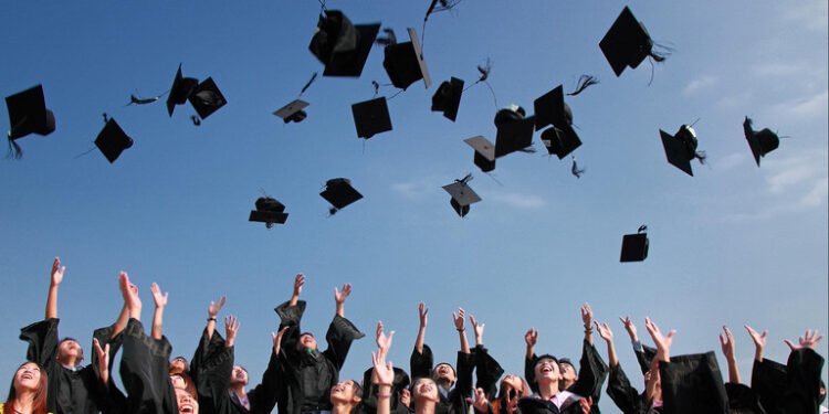 Urutan Makeup Wisuda Untuk Pemula - Utama