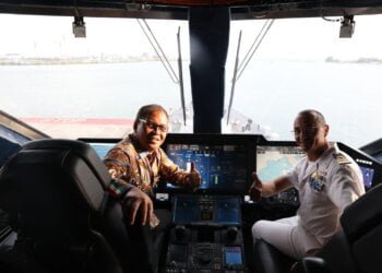 Danny Pomanto Coba Naval Cockpit Kapal Italia INS Francesco Morosini