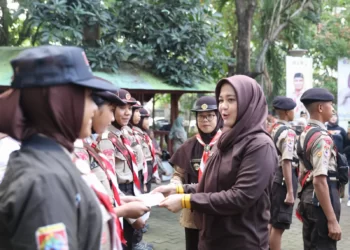 Fatmawati Rusdi Lepas Putra-Putri Pramuka Makassar Wakili Sulsel Lomba di Cibubur