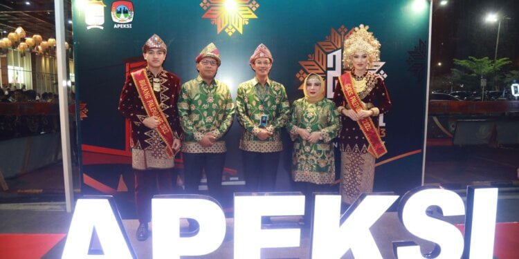 Danny Pomanto Bangun Silaturahmi dengan Wali Kota di Gala Dinner HUT ke 23 APEKSI Palembang - Featured