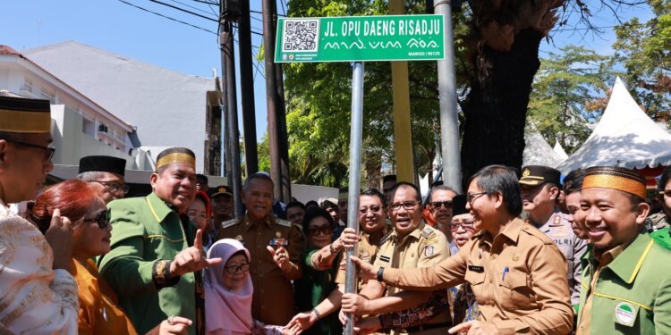 Danny Pomanto Resmikan Pergantian Nama Jalan Cendrawasih Jadi Opu Daeng Risaju - Featured