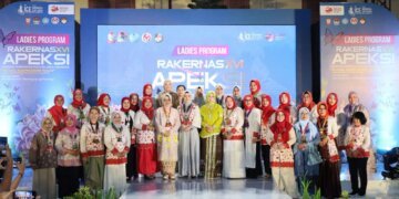Indira-Fatma Kenalkan Baju Bodo Bugis Makassar Lewat Fashion Show APEKSI 2023 - Utama
