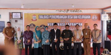 Sekda dan Ketua TP PKK Makassar Terima Kunjungan Tim Penilai Lomba Desa Kemendagri di Maccini Sombala - Utama