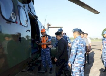 Peringati Hari Bakti TNI AU ke-76, Danny Pomanto Terbang Naik Helikopter ke Jeneponto