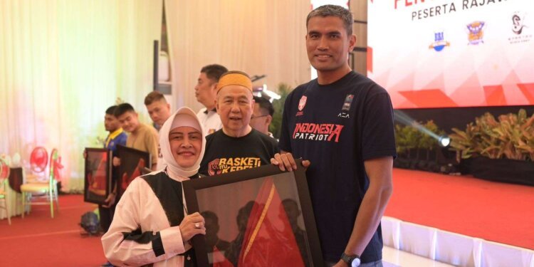 Ketua Perbasi Makassar Hadirkan Keakraban bagi Peserta RBC Cup 2023 - Utama