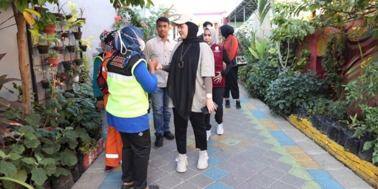 Pastikan Longwis Sustainable, Fatmawati Rusdi Kunjungi 2 Longwis di Akhir Pekan - Utama