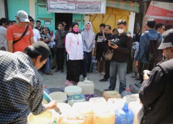 Fatmawati Rusdi Tinjau Wilayah Kekeringan di Kecamatan Ujung Tanah