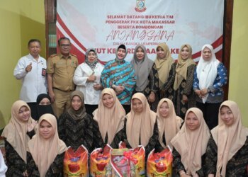 Indira Yusuf Ismail Tebar Kebahagiaan dalam Anjangsana di Panti Asuhan