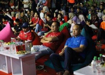 Wali Kota Danny Pomanto, Kapolrestabes Makassar dan Masyarakat Nobar Indonesia vs Vietnam di Festival F8