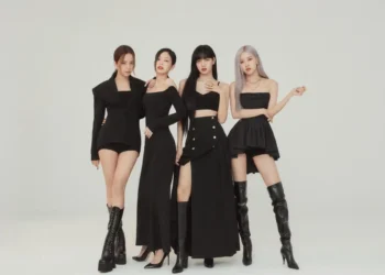 Mengulik Transformasi Fashion Member Blackpink saat Menerima Gelar MBE dari Raja Charles III