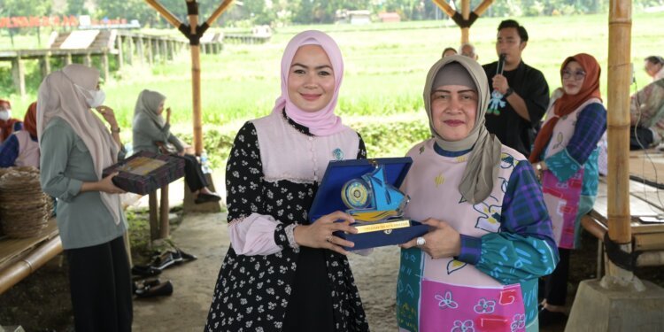 TP PKK Makassar – TP PKK Bogor Saling Sharing Pengelolaan 10 Program PKK - Utama