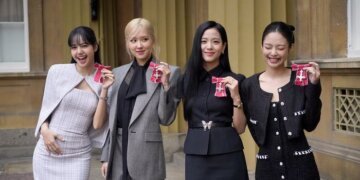 Resmi, Members Blackpink Kini MBE, “Member of the Order of the British Empire”