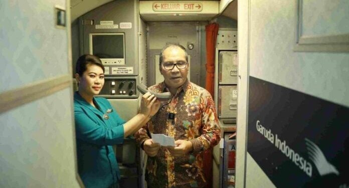 Danny Pomanto Launching Headrest Cover Makassar Kota Makan Enak, Pisang Ijo Menu Perdana - Featured