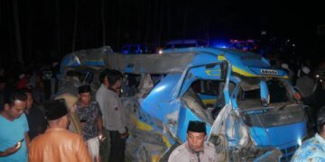 Innalillahi, Bus ELF dan KA Probowangi Tabrakan di Lumajang