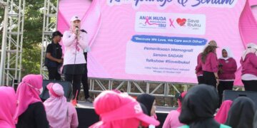 Peringati Hari Kanker Sedunia, Fatmawati Rusdi Bersama PIA Senam Massal SADARI - Utama