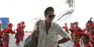 Kapal Pesiar Star Breeze Berlabuh di Kota Makassar - Utama