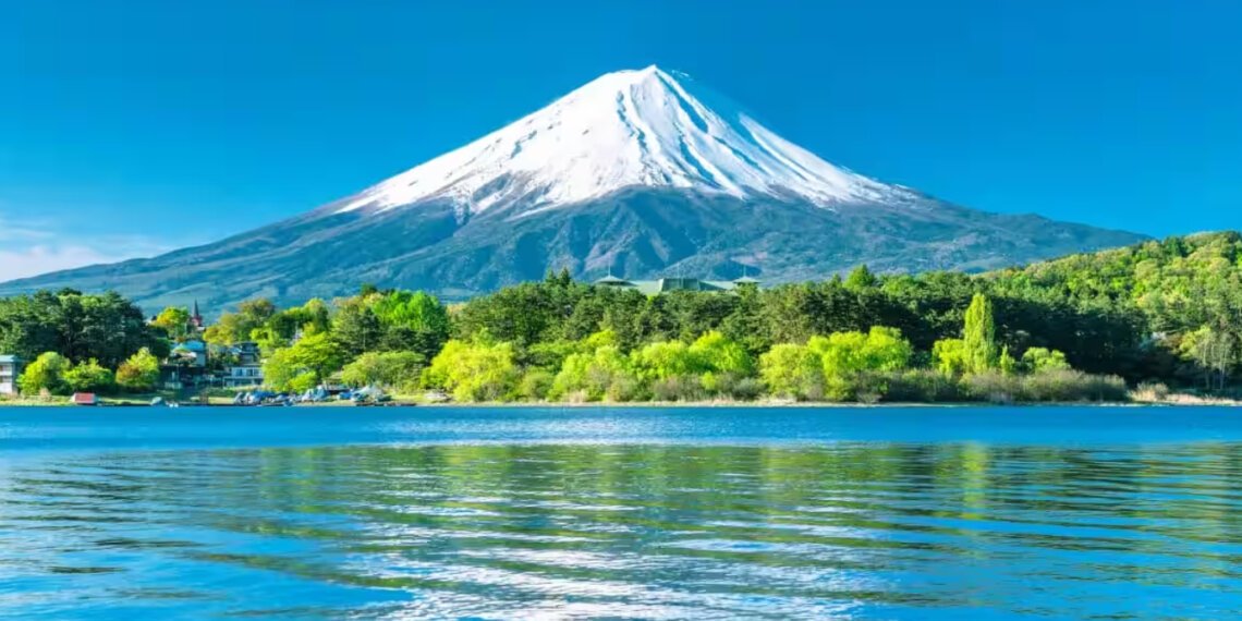 Gunung Marapi di Sumbar dan Gunung Fuji di Jepang Satu Ring of Fire