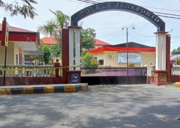 Saling Tebas di Tempat Sabung Ayam, Polisi Ikut Kena Bacok