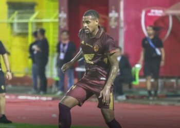 FT 1-1 PSM Makassar vs Bhayangkara FC, Penalti Yuran Fernandes Ditepis Aqil Savik