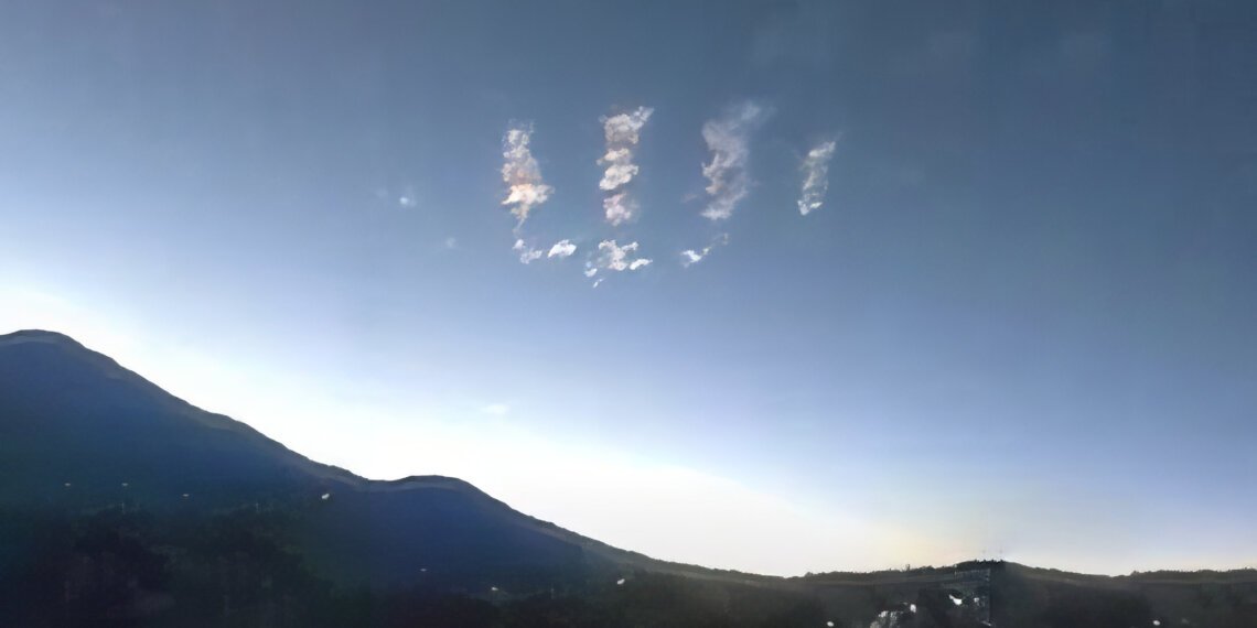 wartakita-id-viral_awan_mirip_lafaz_Allah_di_Marapi-wide
