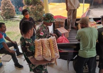 Koramil 1624 – 06/Wulanggitang Drop Logistik Bantuan Korban Erupsi Gunung Lewotobi