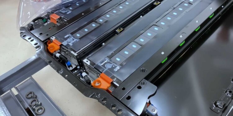 Mengapa Mobil Listrik Mulai Beralih dari Nikel ke LFP