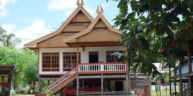 Mengungkap Keunikan Rumah Tradisional Bugis di Sulawesi Selatan