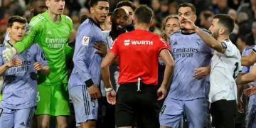 Wasit Membuat Sejarah saat Valencia menjamu Real Madrid - Utama