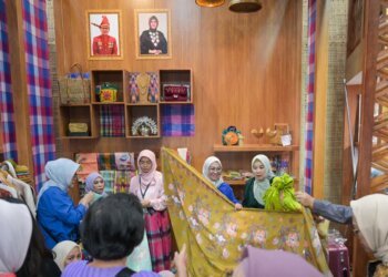 Dekranasda Makassar Pamerkan Hasil UMKM Unggulan di Inacraft 2024