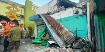 BNPB: 23 Kecamatan di Jatim Rusak Parah akibat Gempa Bawean