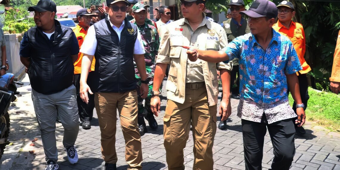 Kepala BNPB dan Pj Gubernur Jatim Adhy ke Pulau Bawean Tinjau Dampak Gempa M6,5