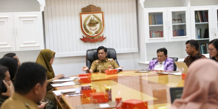 PJ Sekda Makassar Pimpin Rakor Penguatan Perda KTR, Fokus Sosialisasi dan Sanksi - Featured