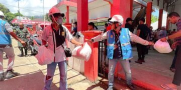 PLN serahkan bantuan Tanggung Jawab Sosial dan Lingkungan pascaerupsi Gunung Ruang