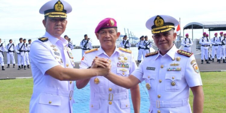 PJ Sekda Makassar Hadiri Sertijab Komandan Lantamal VI Makassar - Utama